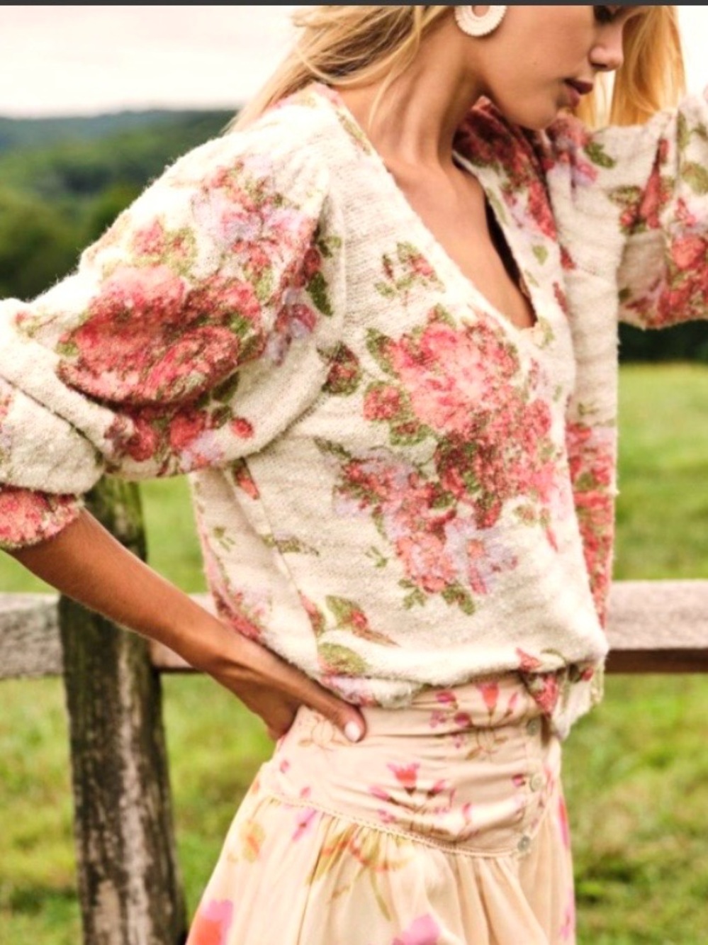 Free People Bed of Roses Sweater Size XS